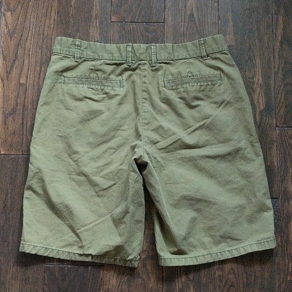 GAP Boyfriend Roll Up Khaki Shorts Size 6T - Picture 2 of 3